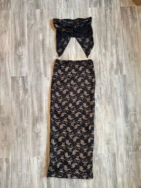 SHEIN Black Lace Overlay Maxi Skirt with Nude Lining